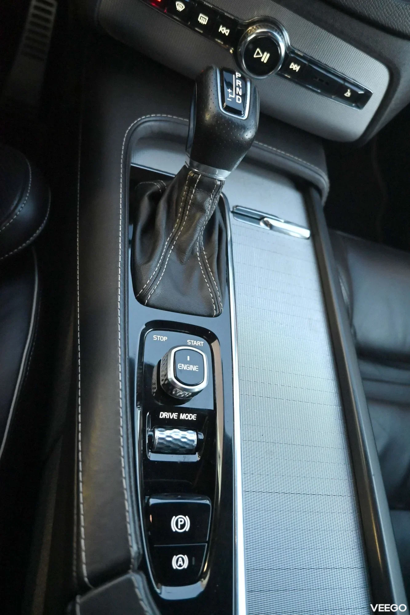 Volvo XC90 HEICO SPORTIV AWD B&W 4C INTELLI SAFE FULL 2 190kW