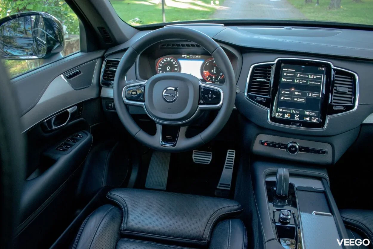 Volvo XC90 7s R-Design DARK Intelli PRO 2 190kW