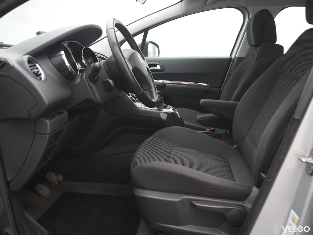 Peugeot 5008 1.6 84kW