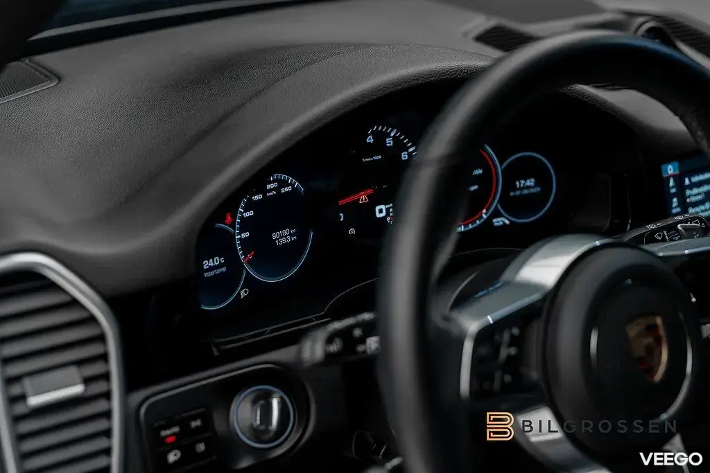 Porsche Cayenne Sport Chrono 3.79% BOSE Pano 360 Sportavgas 250kW