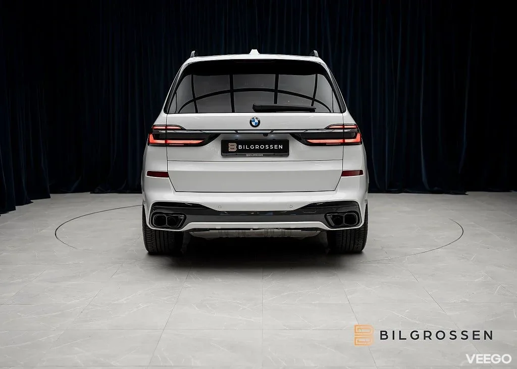 BMW X7 M60i xDrive M Sport Pro Exklusiv 3.99% Sky Lounge B&W MOMS 390kW