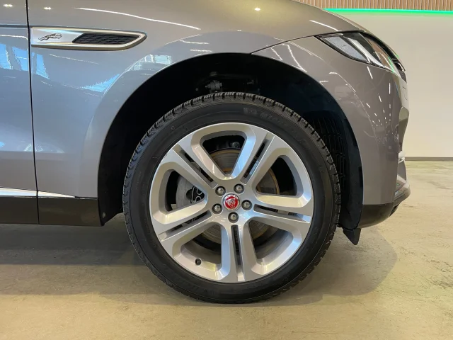 Image of Jaguar F-Pace - 184kW