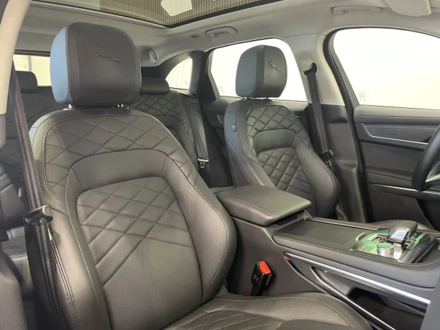 Image of Jaguar F-Pace - 184kW