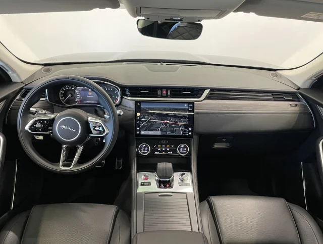 Image of Jaguar F-Pace - 184kW