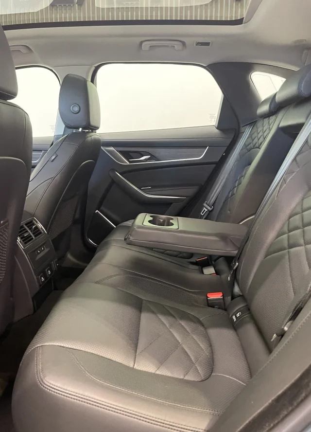 Image of Jaguar F-Pace - 184kW