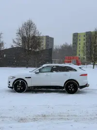 Jaguar F-Pace 3.0 221kW thumbnail