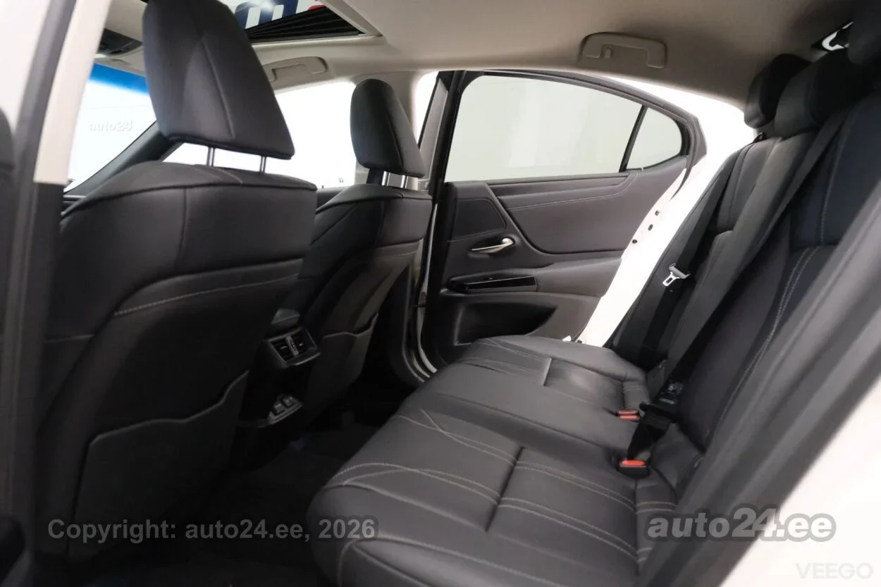 Lexus ES 300h Executive Facelift MY2023 2.5 131kW