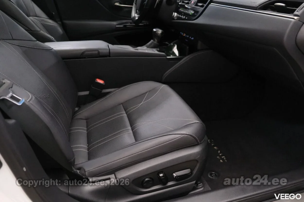 Lexus ES 300h Executive Facelift MY2023 2.5 131kW