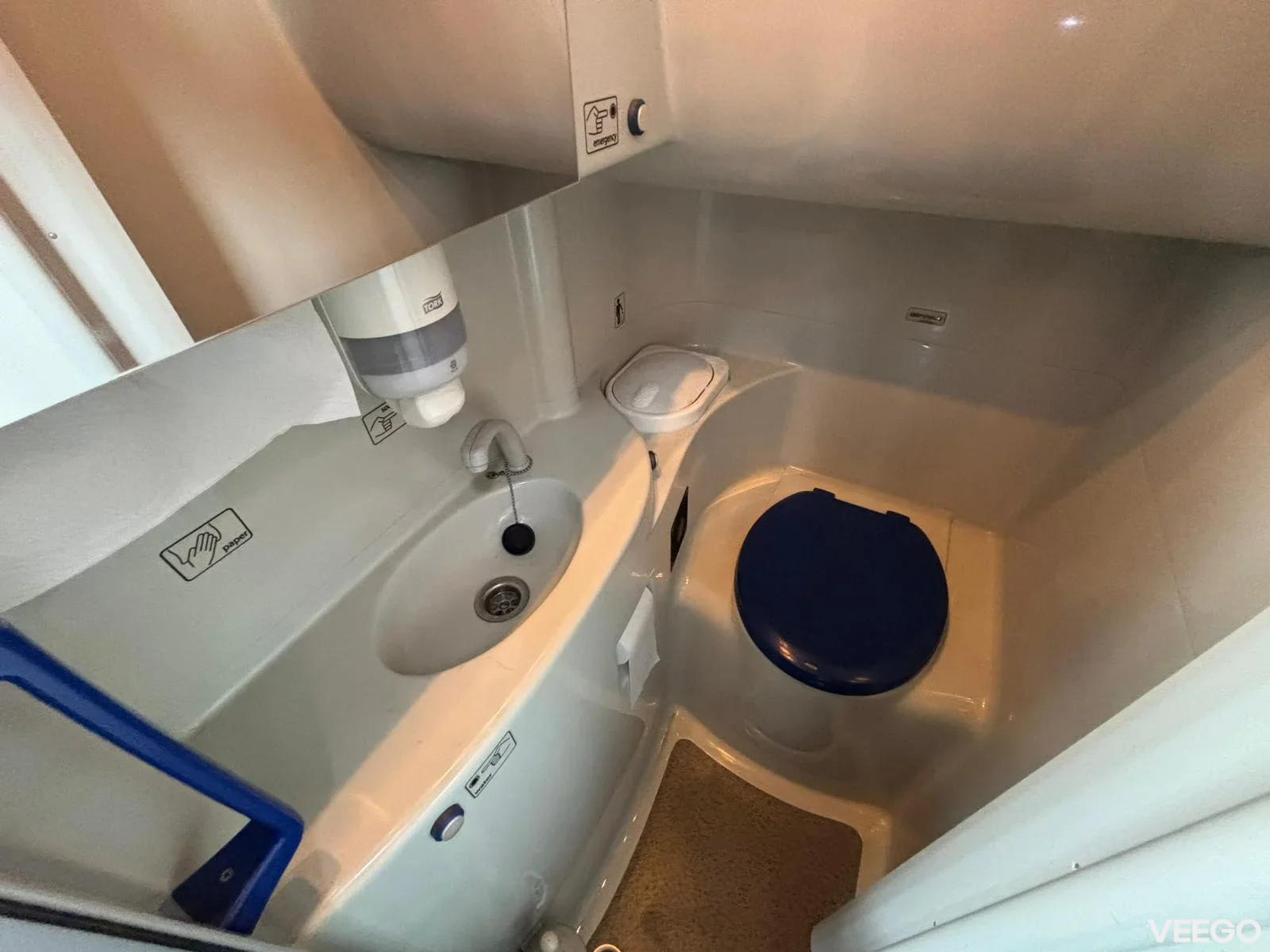 Volvo B8R AC / AUXILIARY HEATING / WC / WHEELCHAIR LIFT 240kW