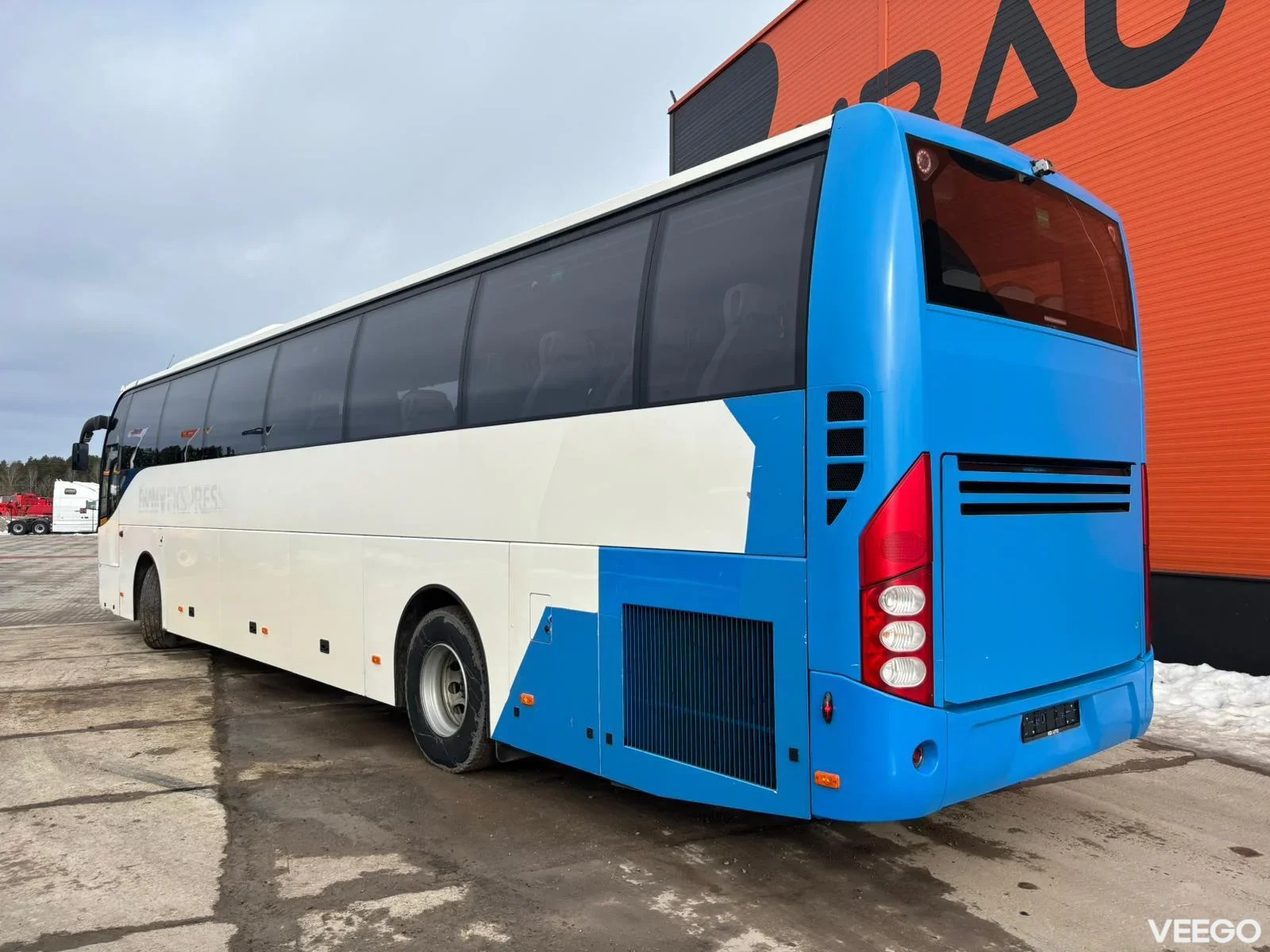 Volvo B8R AC / AUXILIARY HEATING / WC / WHEELCHAIR LIFT 240kW