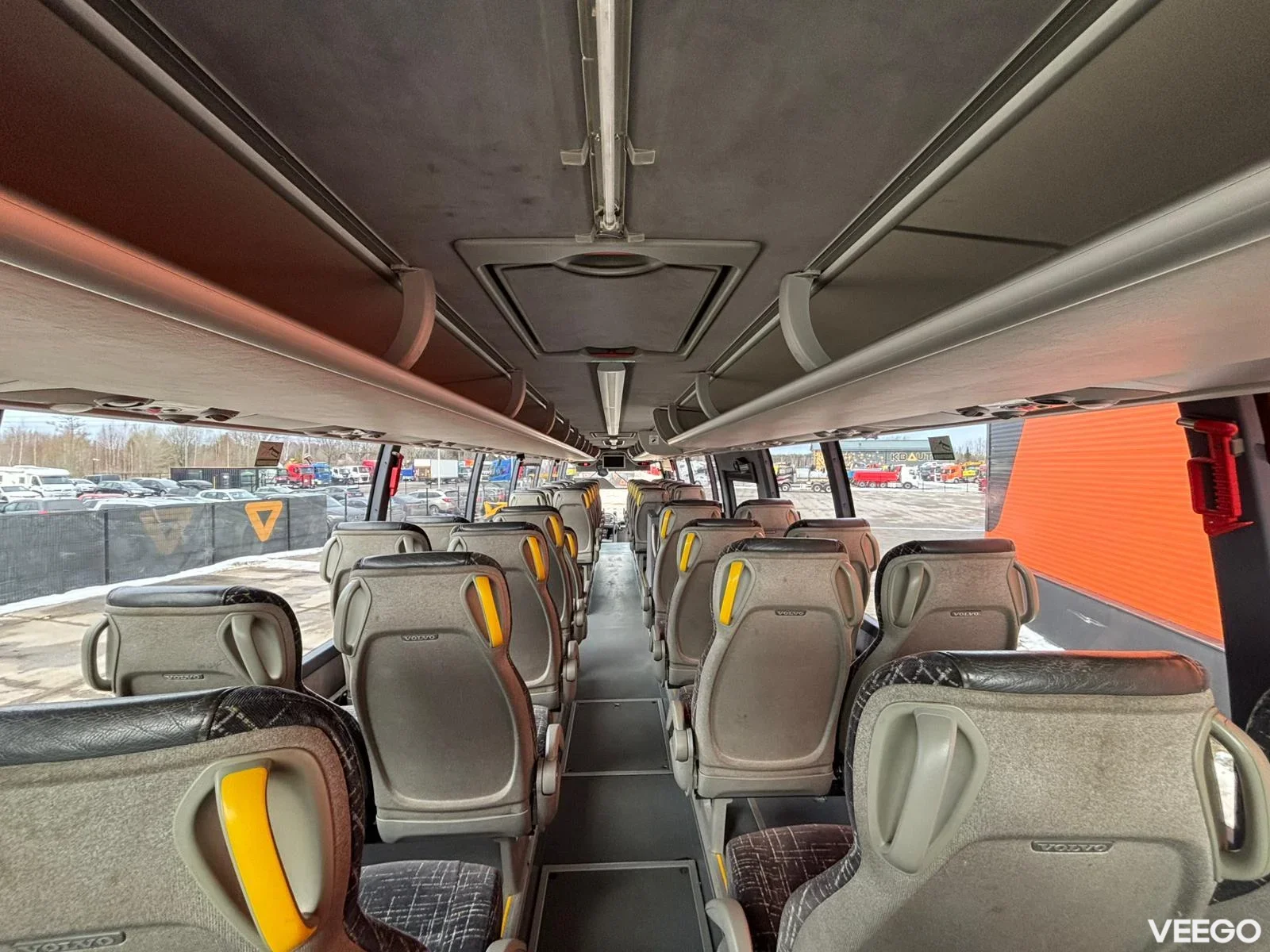 Volvo B8R AC / AUXILIARY HEATING / WC / WHEELCHAIR LIFT 240kW