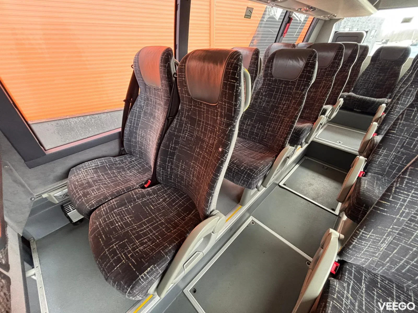 Volvo B8R AC / AUXILIARY HEATING / WC / WHEELCHAIR LIFT 240kW