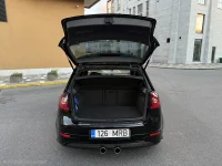 Volkswagen Golf R32 3.2 184kW thumbnail