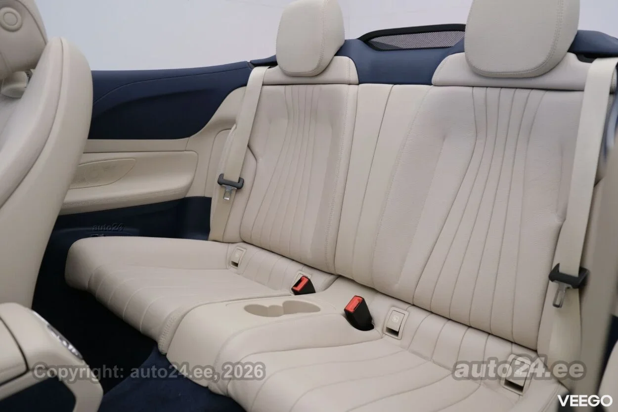 Mercedes-Benz E200 AMG 4matic Cabrio 2 145kW