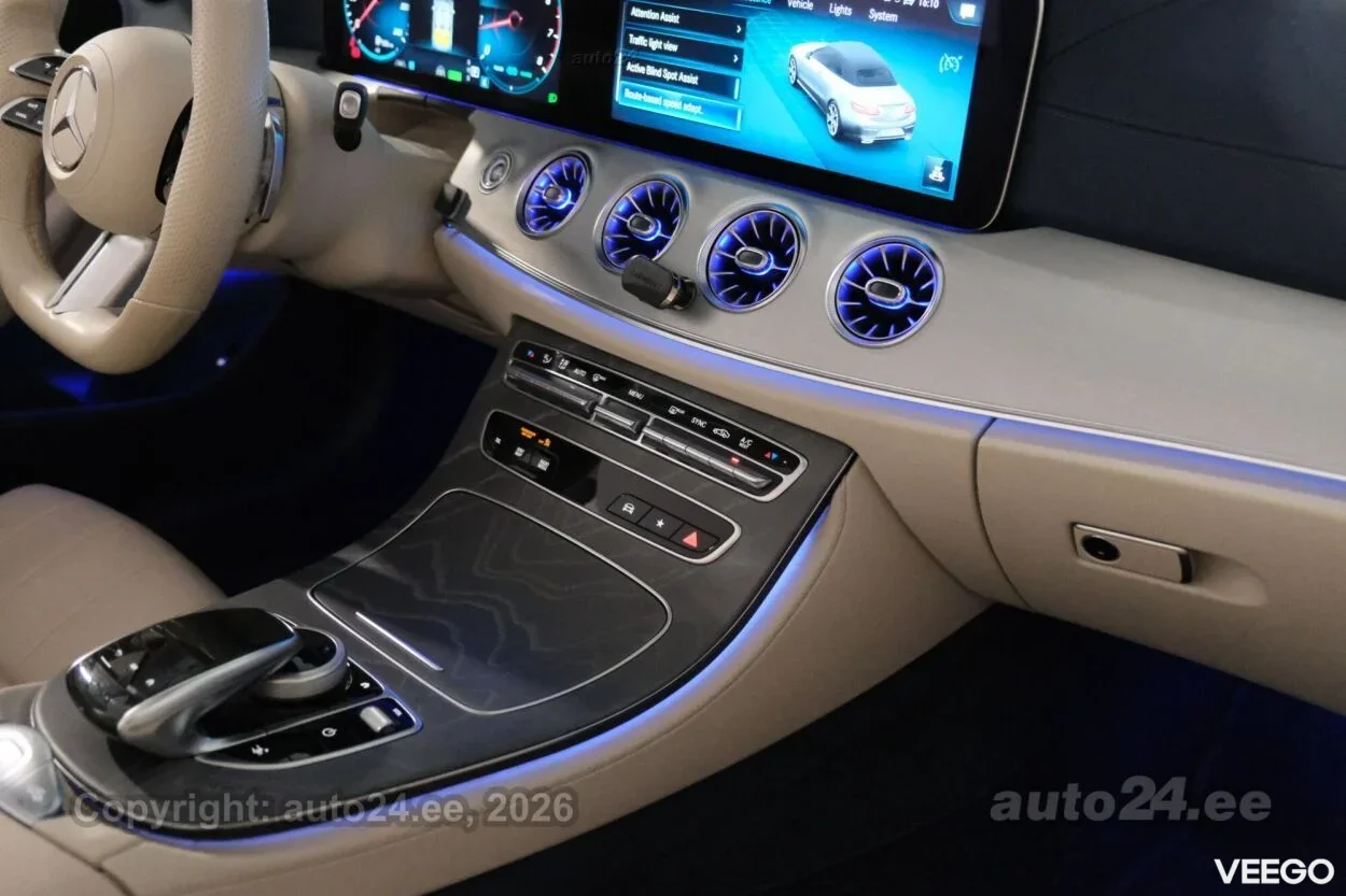 Mercedes-Benz E200 AMG 4matic Cabrio 2 145kW