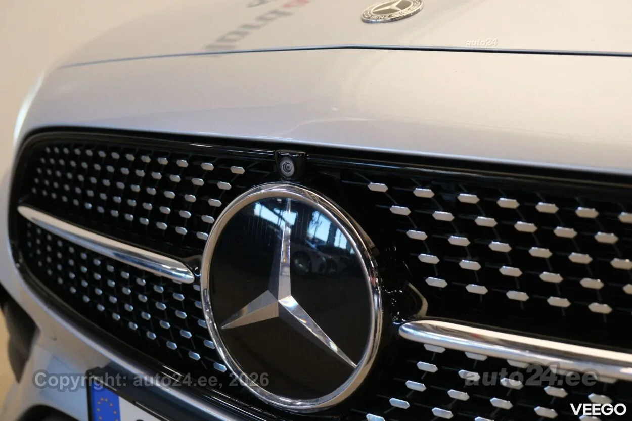 Mercedes-Benz E200 AMG 4matic Cabrio 2 145kW