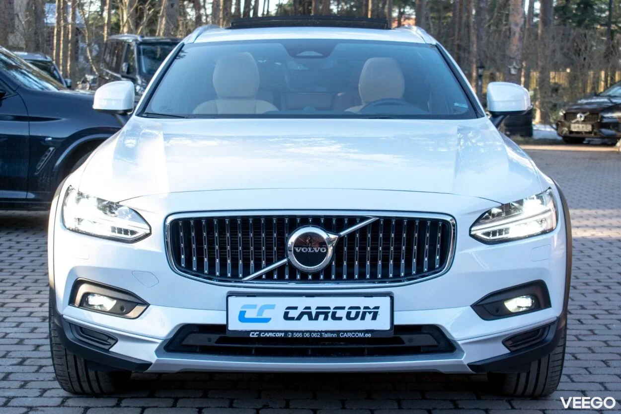 Volvo V90 Cross Country MY23 Ultimate Bright Xenium Wntr Fullopt 2 183kW