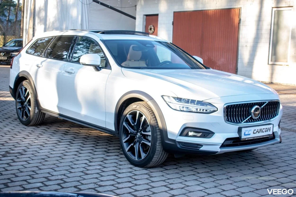 Volvo V90 Cross Country MY23 Ultimate Bright Xenium Wntr Fullopt 2 183kW
