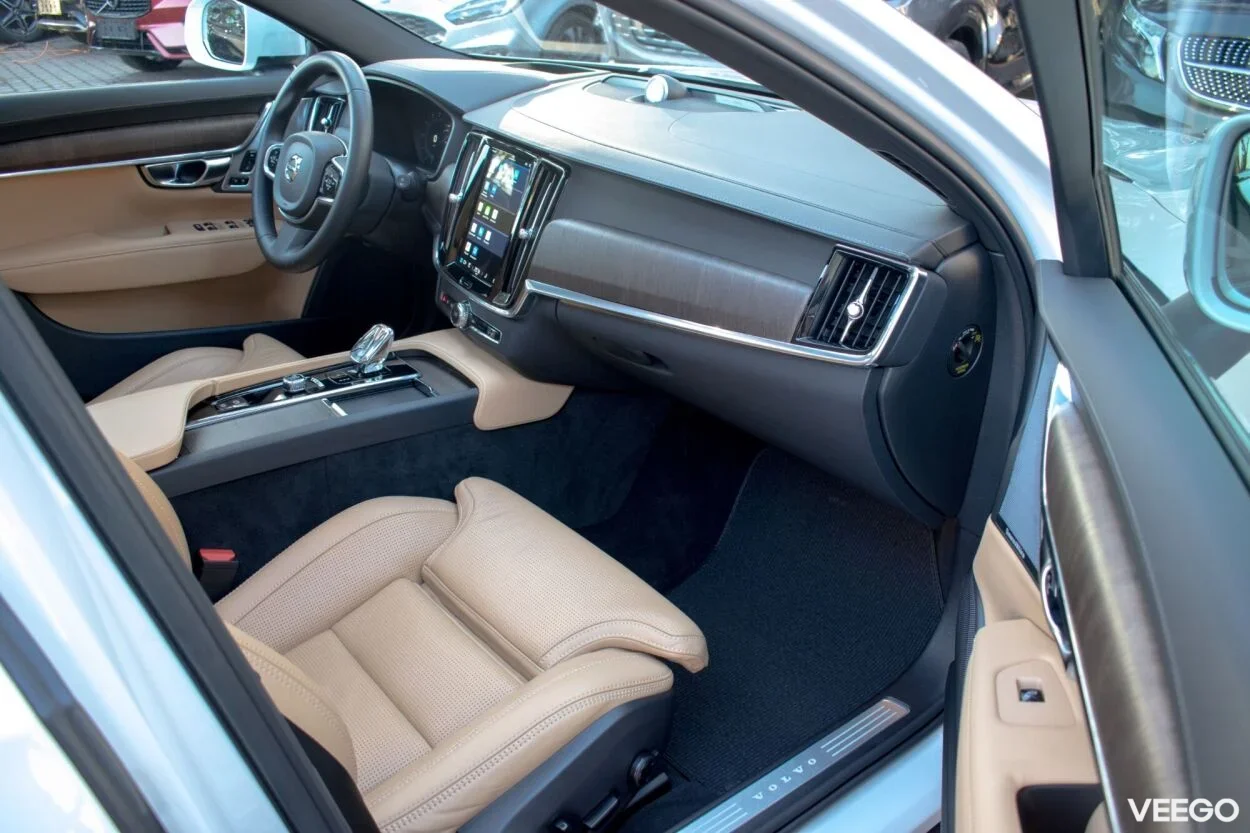 Volvo V90 Cross Country MY23 Ultimate Bright Xenium Wntr Fullopt 2 183kW