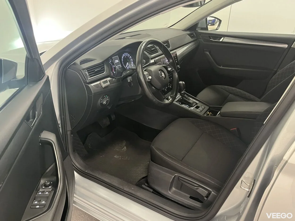 Skoda Superb Combi Active FL PLUS 7-k  DSG 4x4 2 140kW