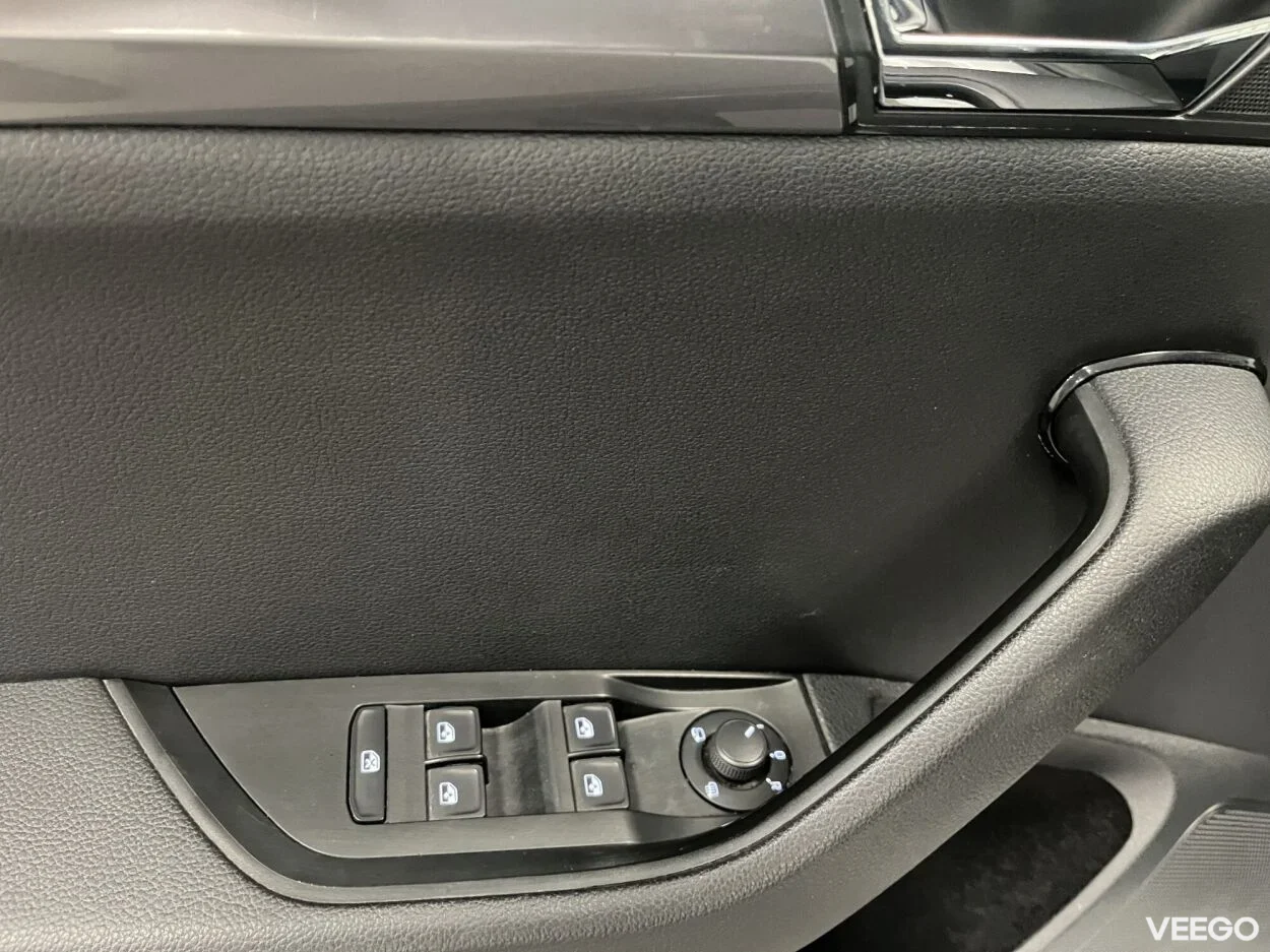 Skoda Superb Combi Active FL PLUS 7-k  DSG 4x4 2 140kW