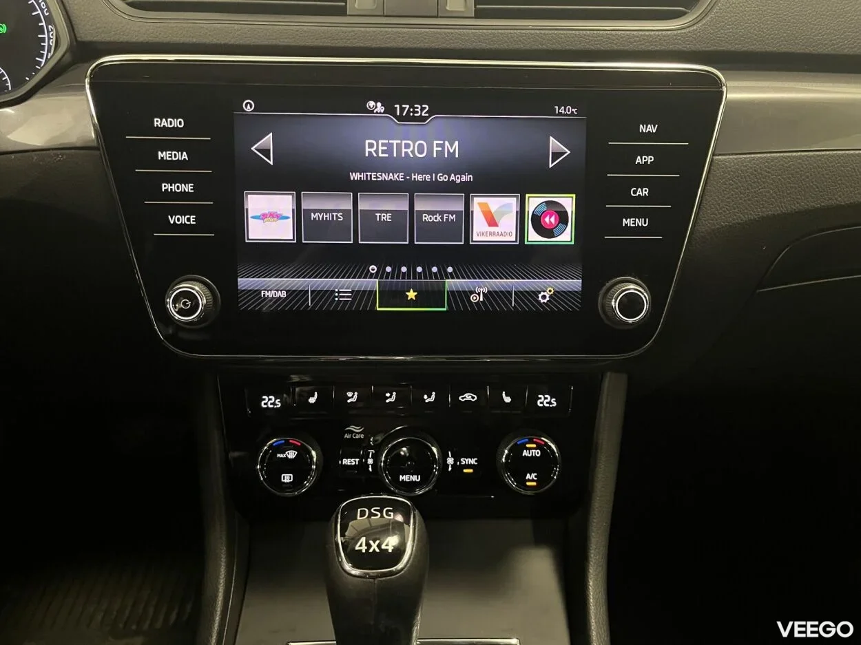 Skoda Superb Combi Active FL PLUS 7-k  DSG 4x4 2 140kW