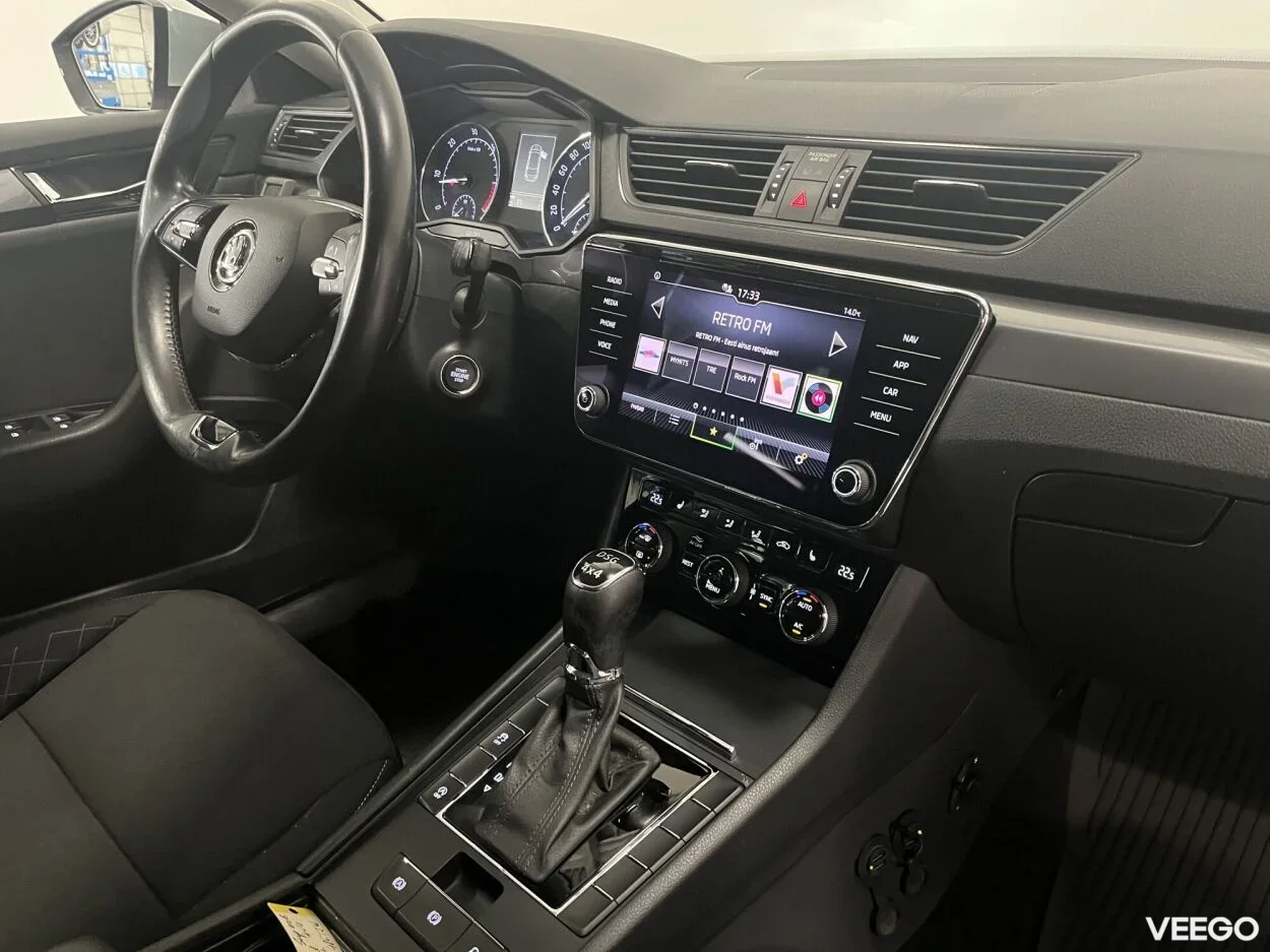 Skoda Superb Combi Active FL PLUS 7-k  DSG 4x4 2 140kW