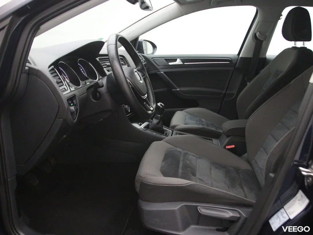 Volkswagen Golf 1.6 77kW