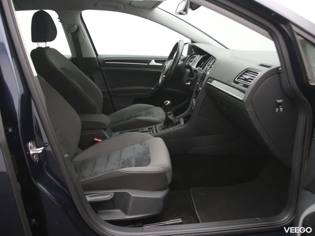 Volkswagen Golf 1.6 77kW