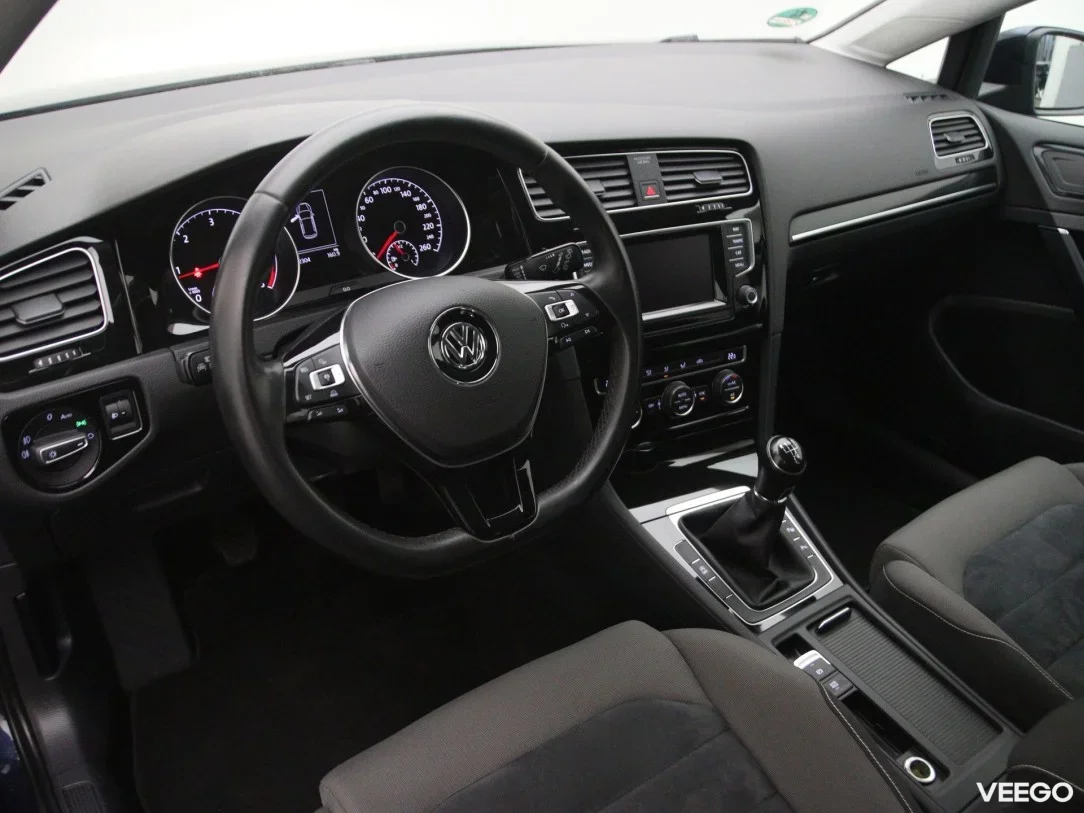 Volkswagen Golf 1.6 77kW