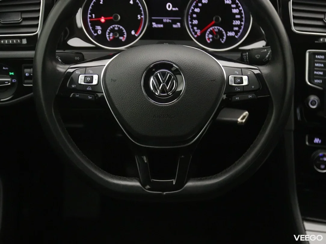 Volkswagen Golf 1.6 77kW