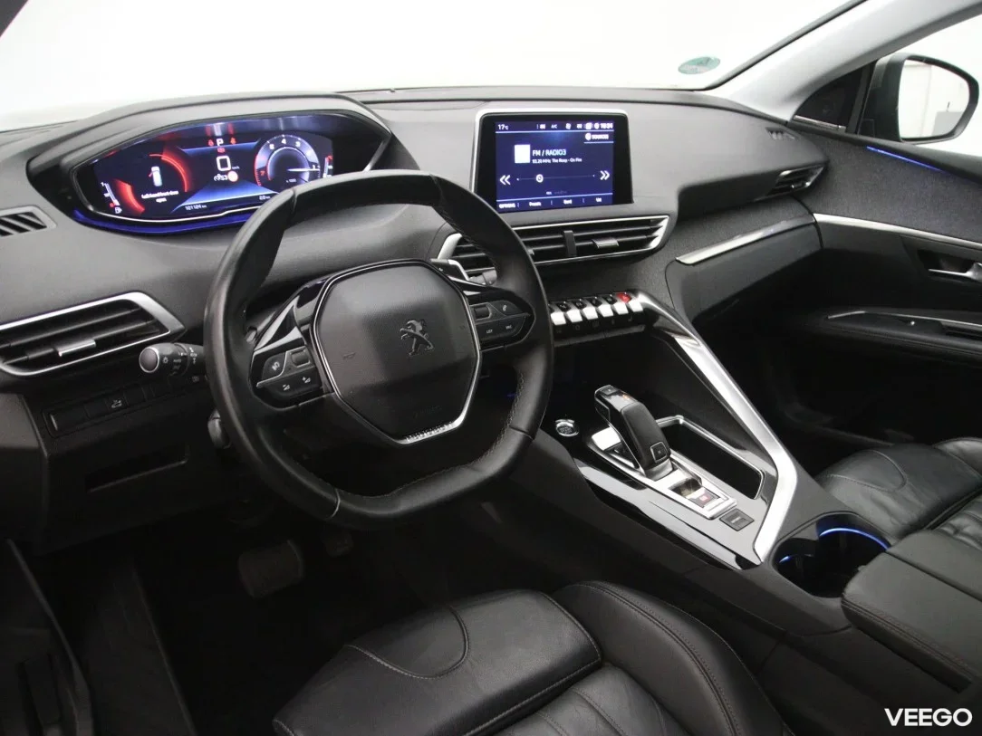 Peugeot 5008 1.2 96kW