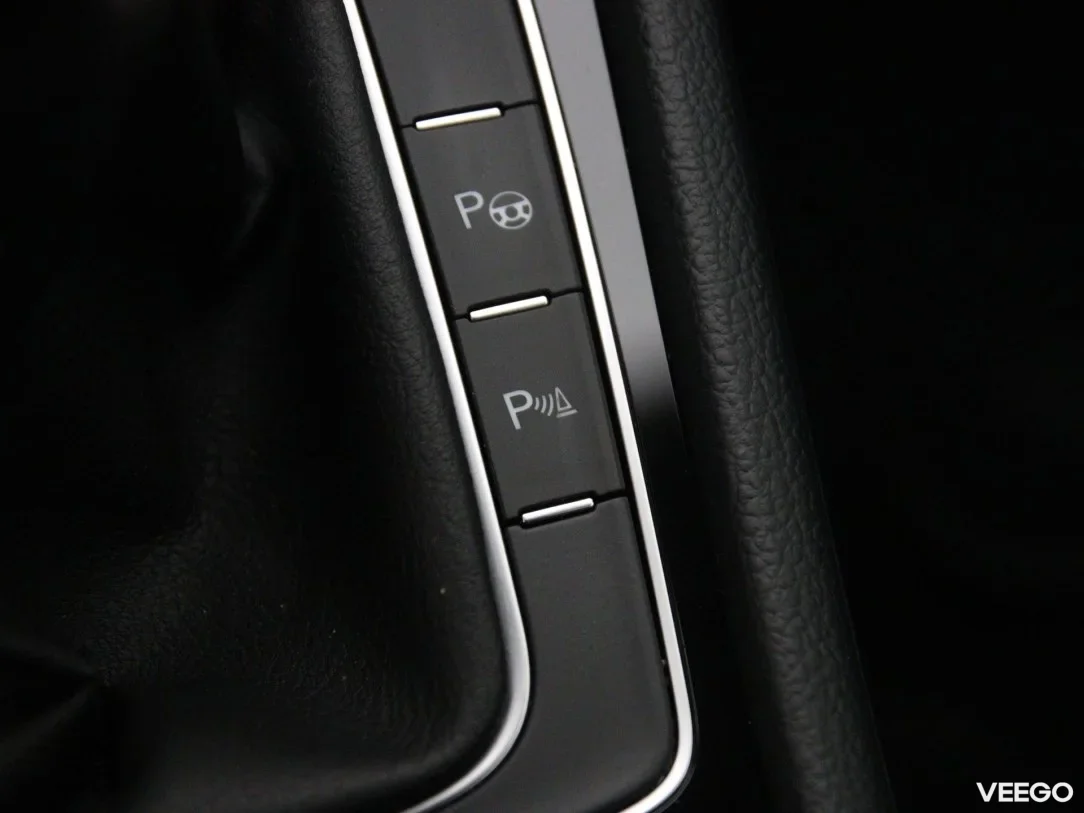 Volkswagen Golf 1.6 77kW