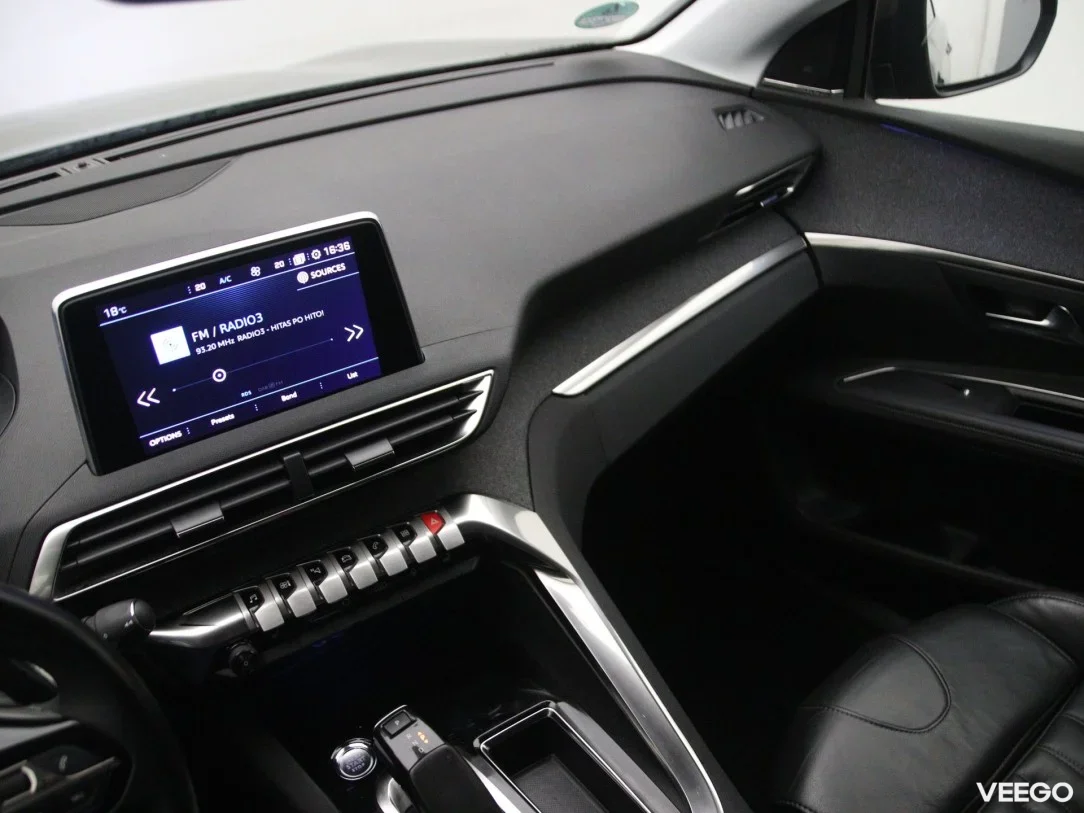 Peugeot 5008 1.2 96kW