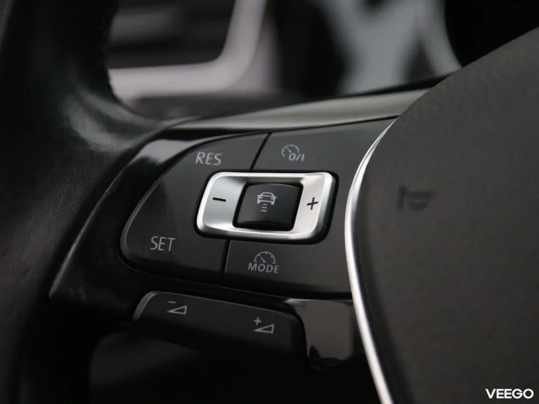 Volkswagen Golf 1.6 77kW