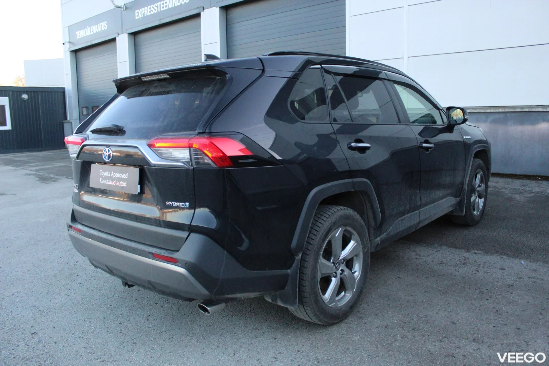 Toyota RAV4 Premium + Techlologya pakett Hybrid FWD 2.5 131kW