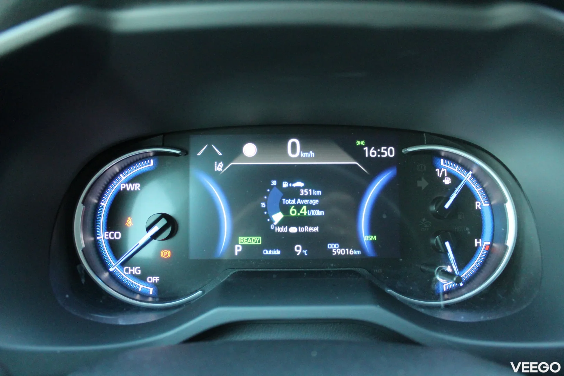 Toyota RAV4 Premium + Techlologya pakett Hybrid FWD 2.5 131kW