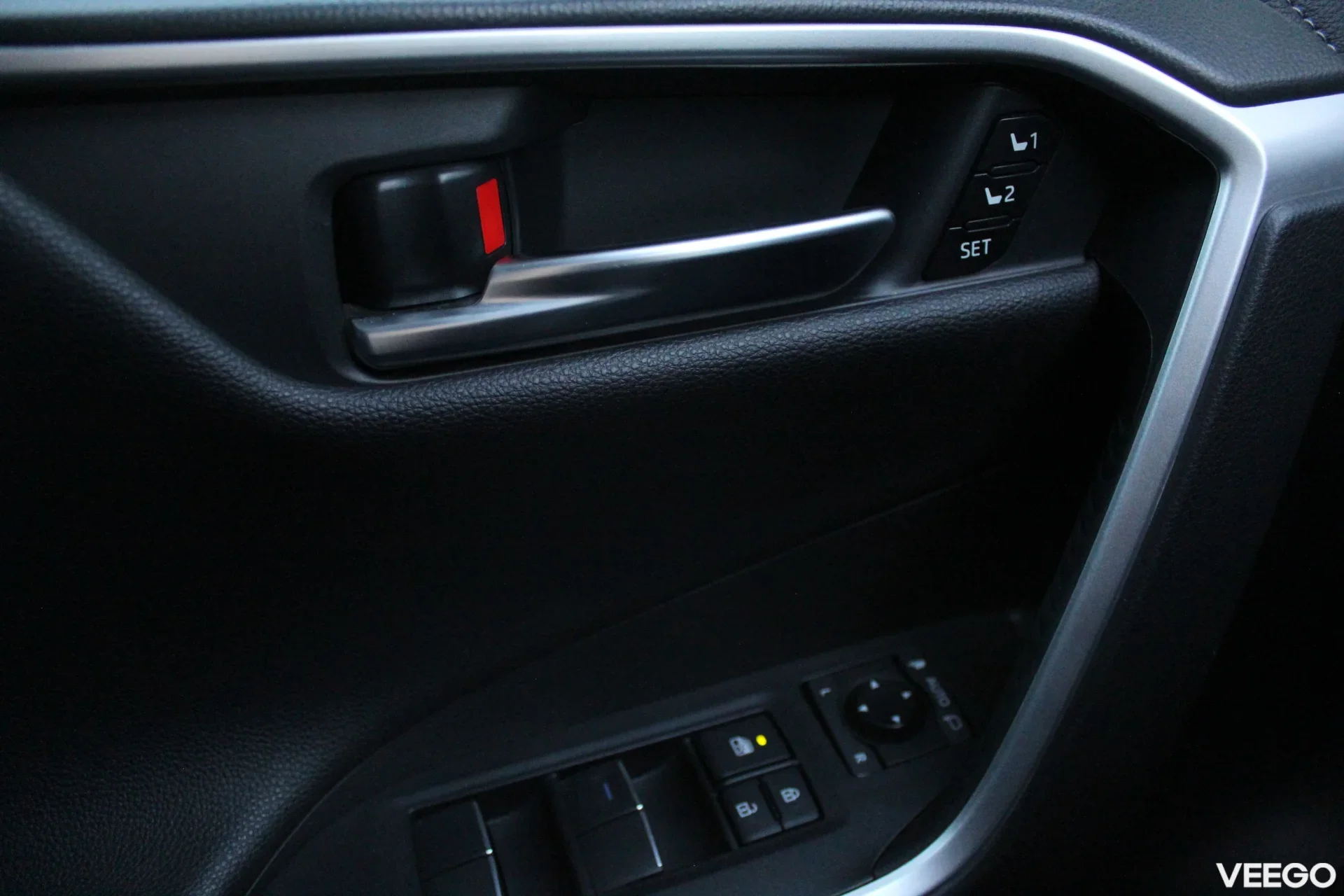 Toyota RAV4 Premium + Techlologya pakett Hybrid FWD 2.5 131kW