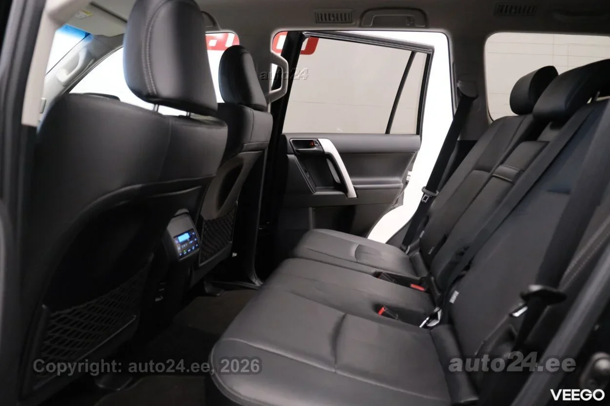 Toyota Land Cruiser Luxury 4x4 2.8 150kW