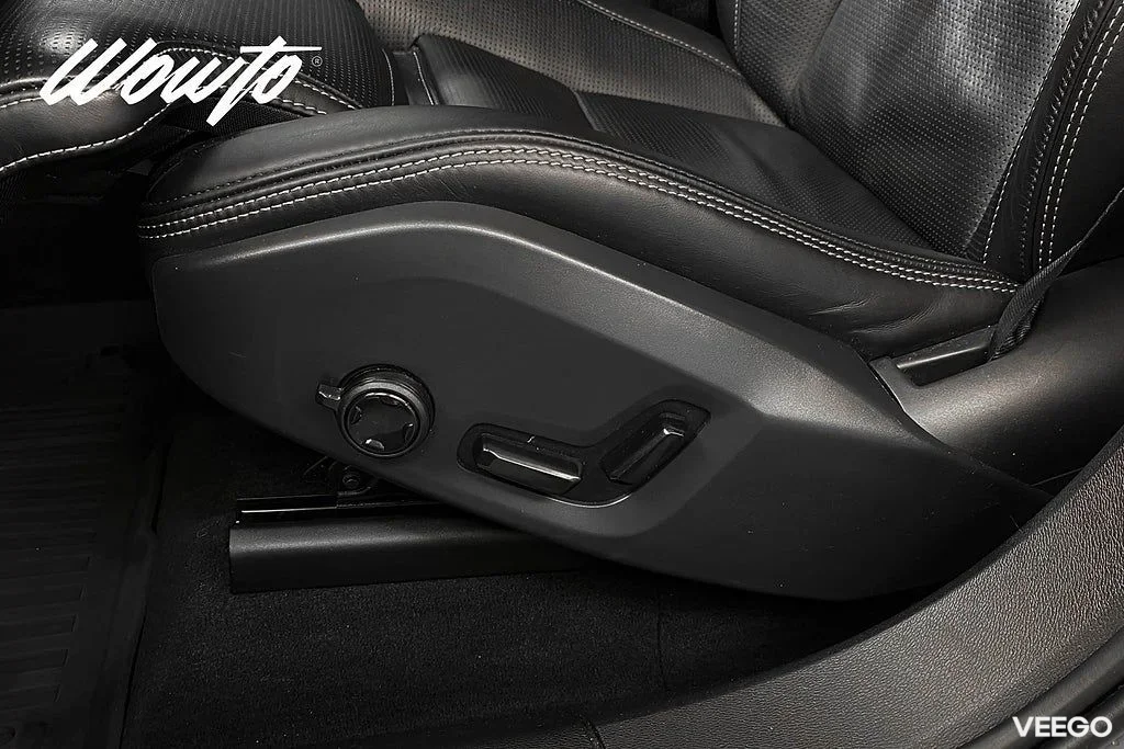 Volvo XC60 Recharge T8 AWD 392HK R-Design /Pano /HuD /Luft /4.95% 288kW