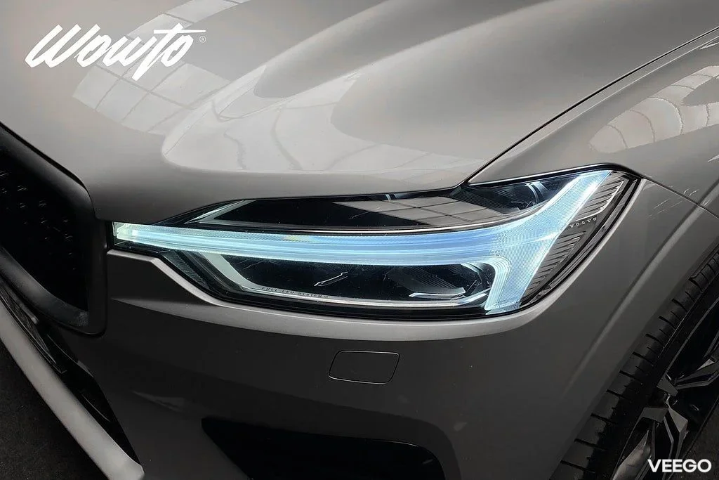 Volvo XC60 Recharge T8 AWD 392HK R-Design /Pano /HuD /Luft /4.95% 288kW