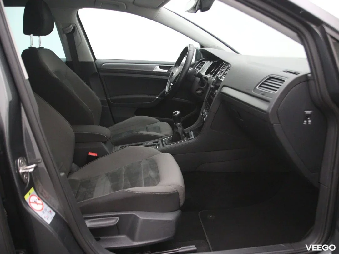 Volkswagen Golf 1.6 85kW