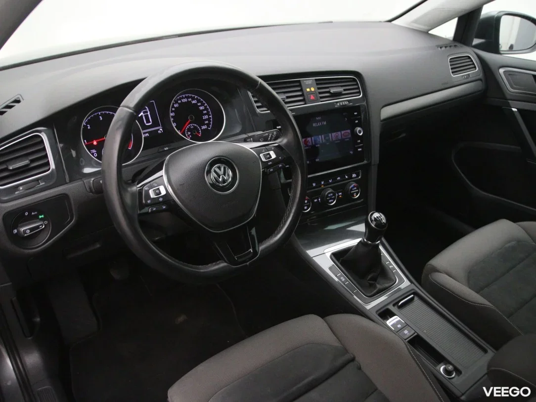 Volkswagen Golf 1.6 85kW
