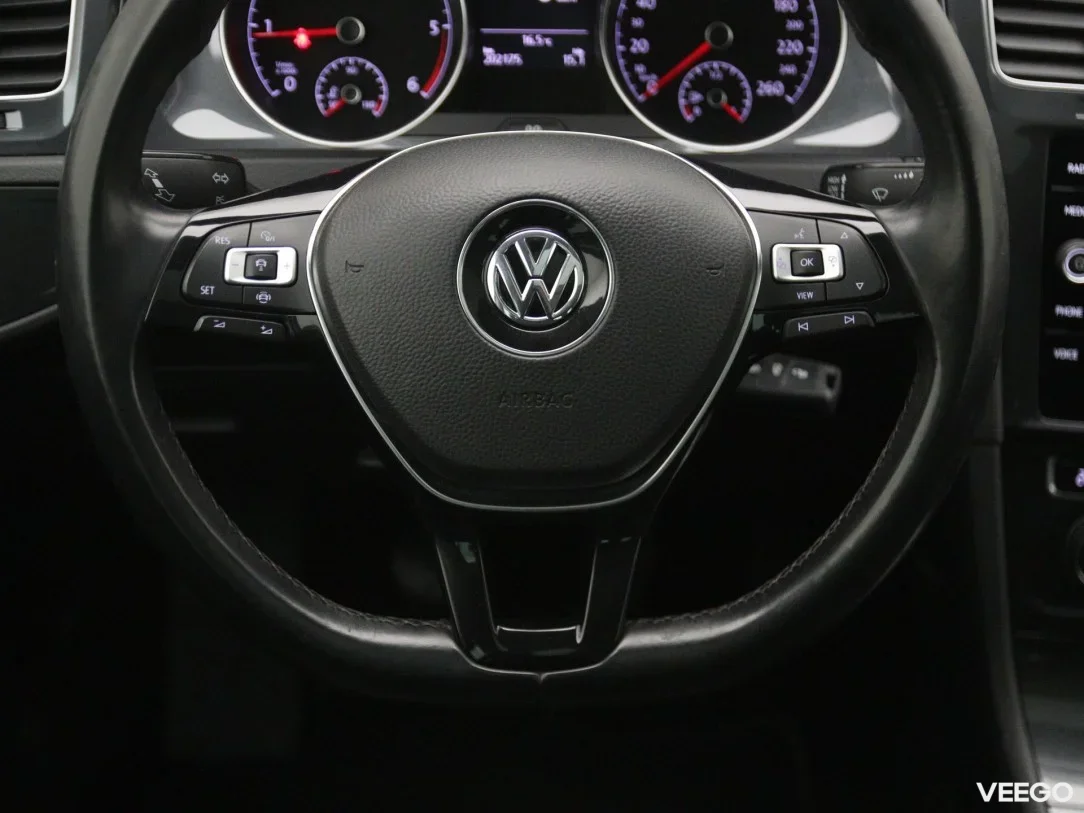 Volkswagen Golf 1.6 85kW