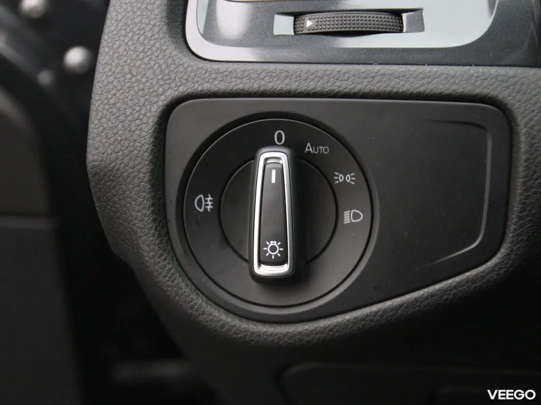 Volkswagen Golf 1.6 85kW