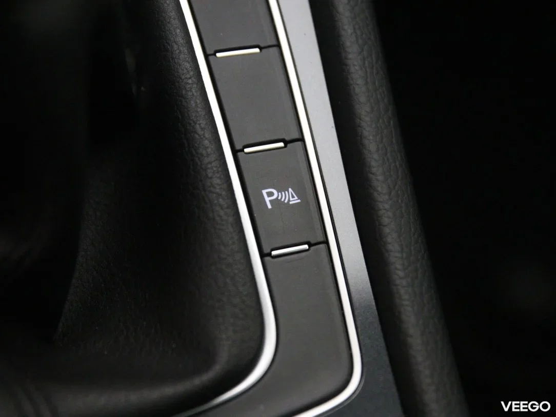 Volkswagen Golf 1.6 85kW