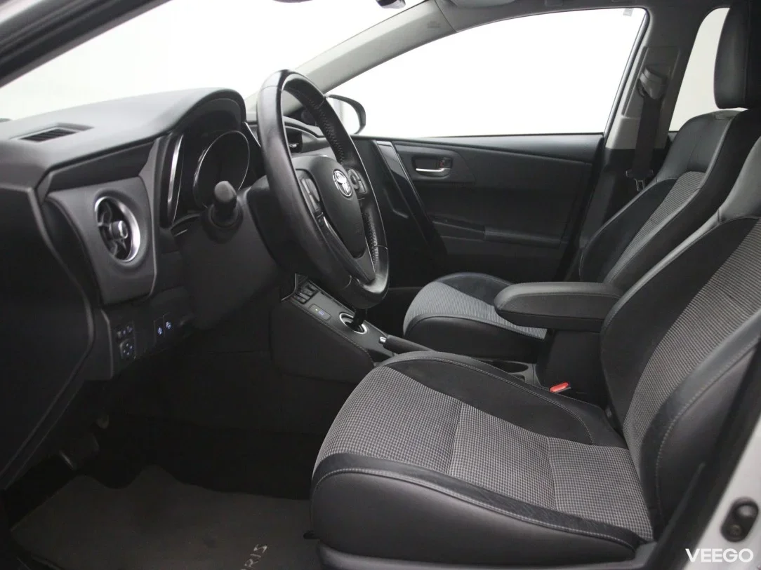 Toyota Auris 1.8 100kW