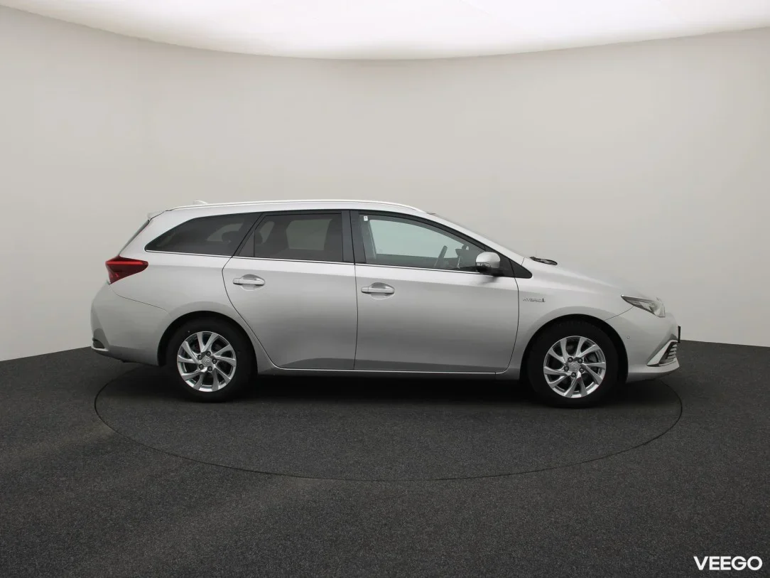 Toyota Auris 1.8 100kW
