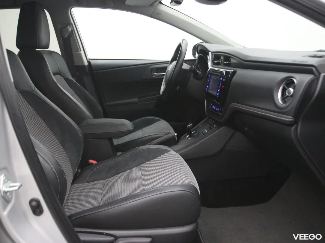 Toyota Auris 1.8 100kW