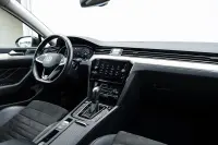 Volkswagen Passat 147kW thumbnail